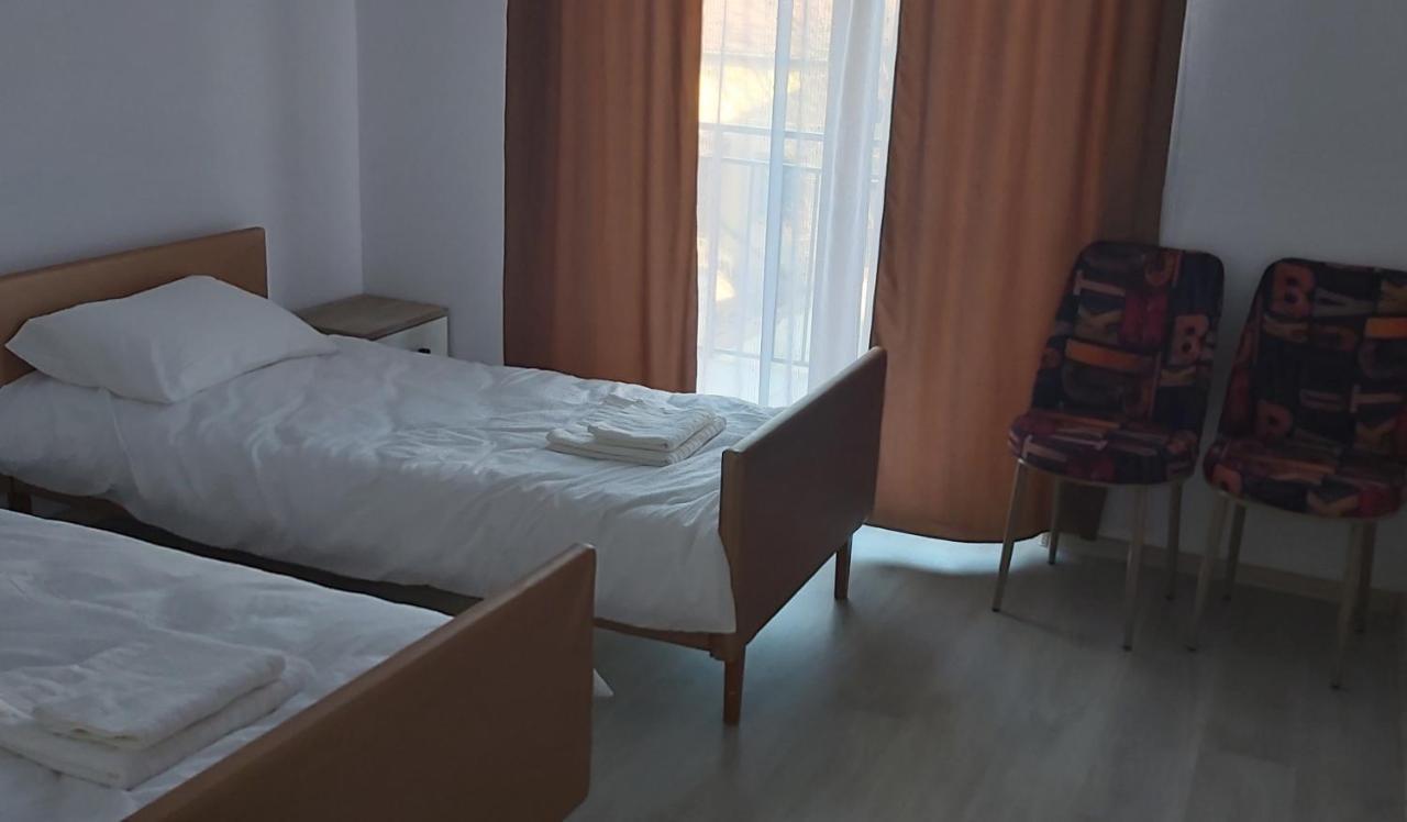 Studio Elisa Lägenhet Caransebeş Exteriör bild